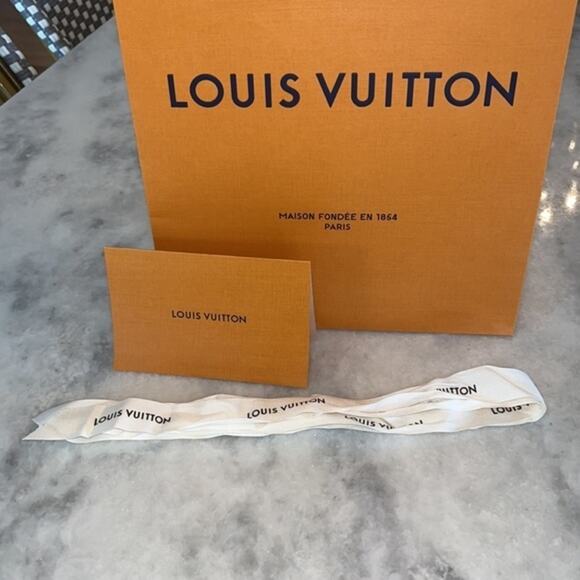 Louis Vuitton Shopping Bag & Envelope - Picture 5 of 7